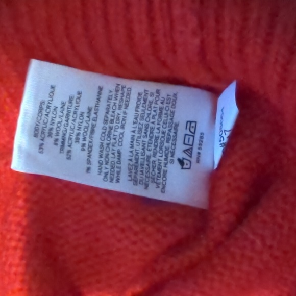 Express Sweater - Picture 11 of 12